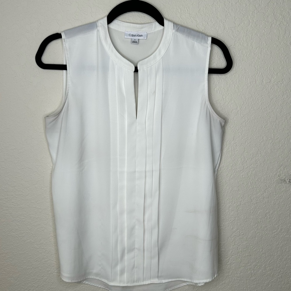 1 piece Calvin klein shirt